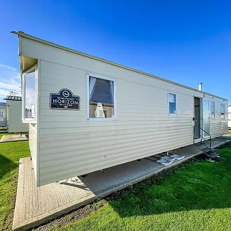 Superb 8 Berth Caravan At St Osyth Beach Holiday Park, Essex Ref 28010Mv Clacton-on-Sea Exterior photo