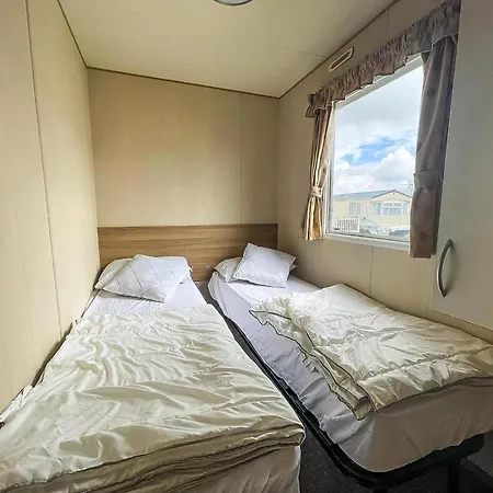 Superb 8 Berth Caravan At St Osyth Beach Holiday Park, Essex Ref 28010Mv Clacton-on-Sea Exterior photo