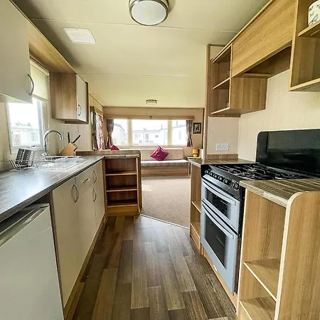 Superb 8 Berth Caravan At St Osyth Beach Holiday Park, Essex Ref 28010Mv Clacton-on-Sea Exterior photo